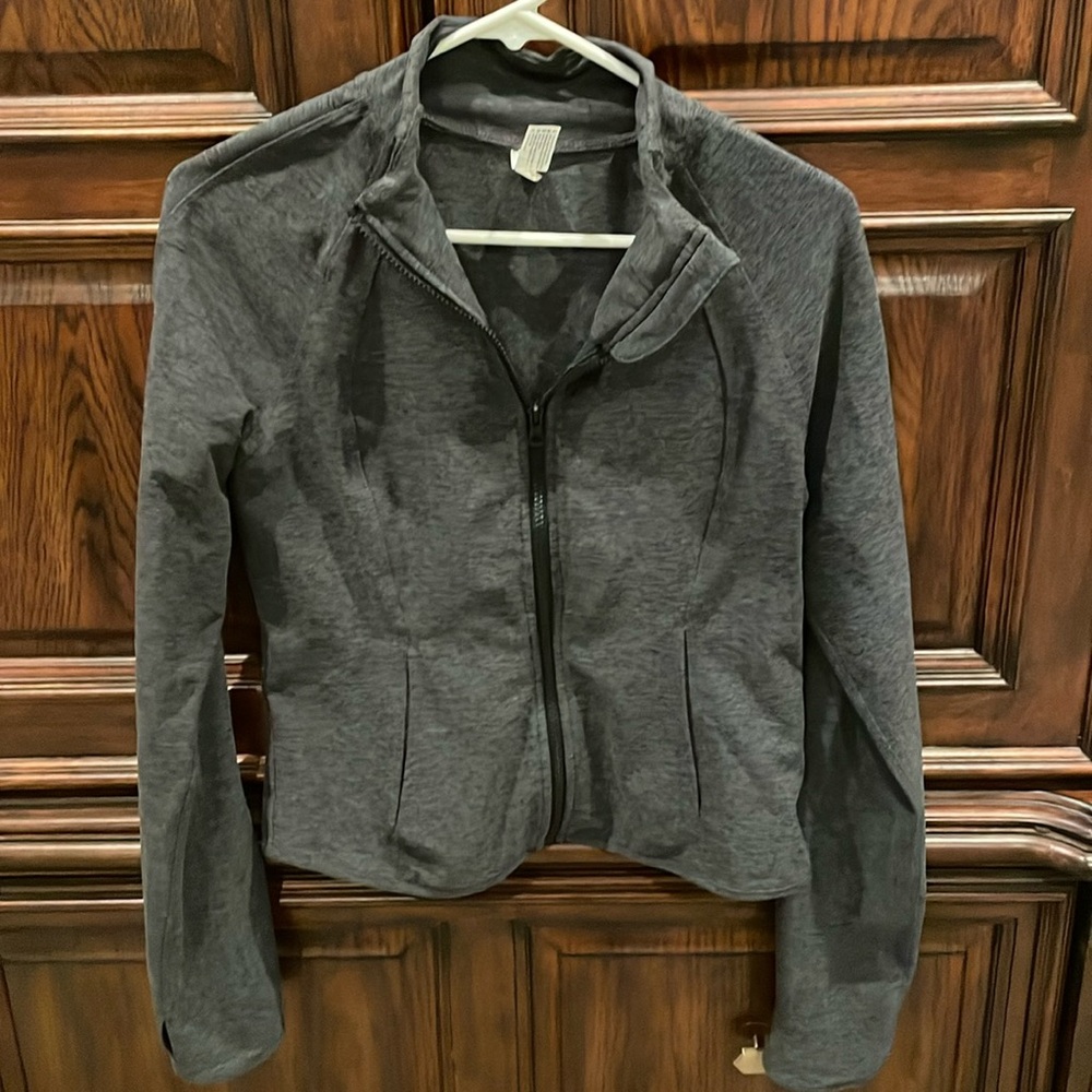 Yogalicious Heather Gray zip up workout jacket - size L